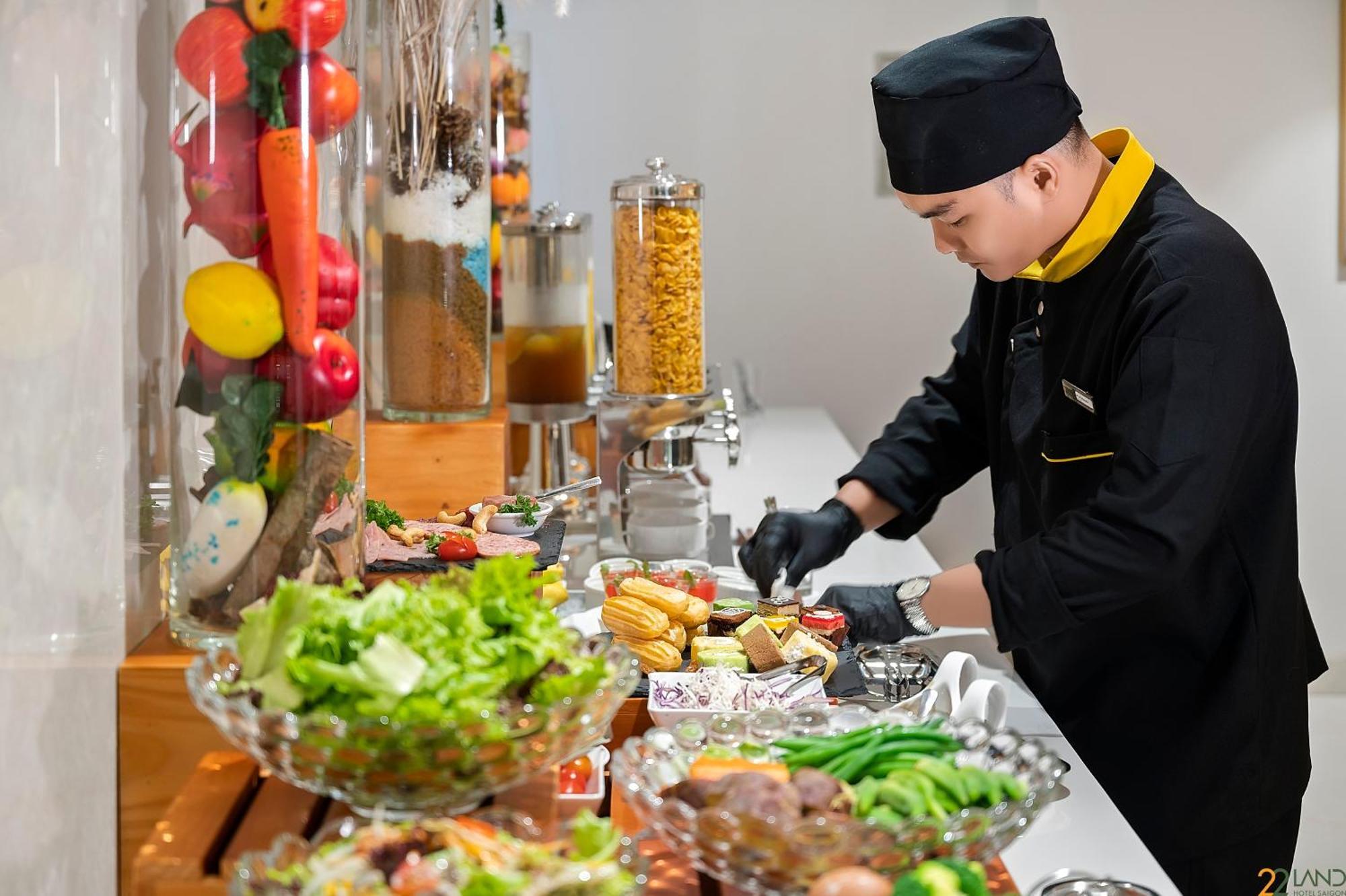 22land Saigon Hotel 4*