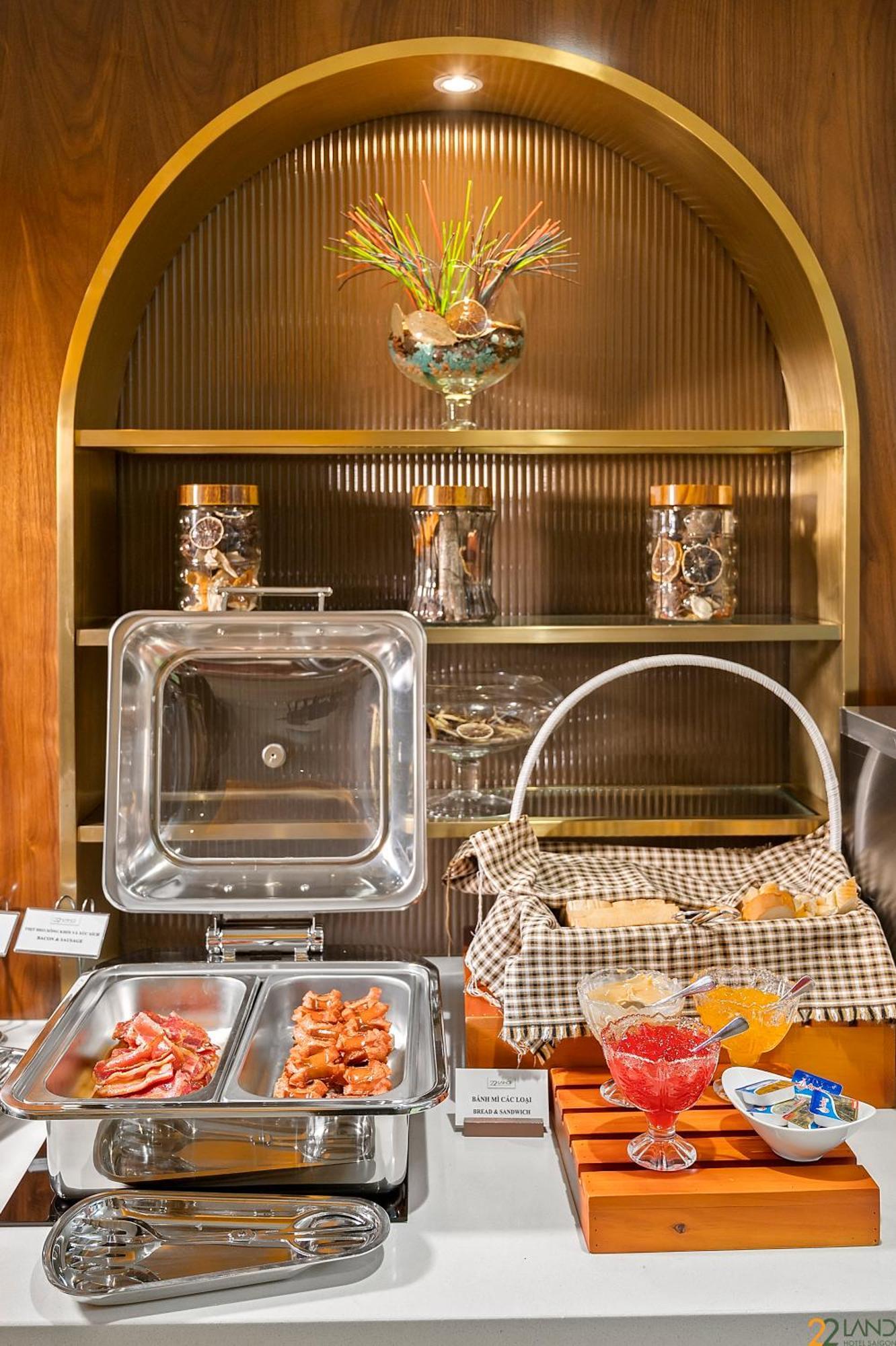 22land Saigon Hotel 4*